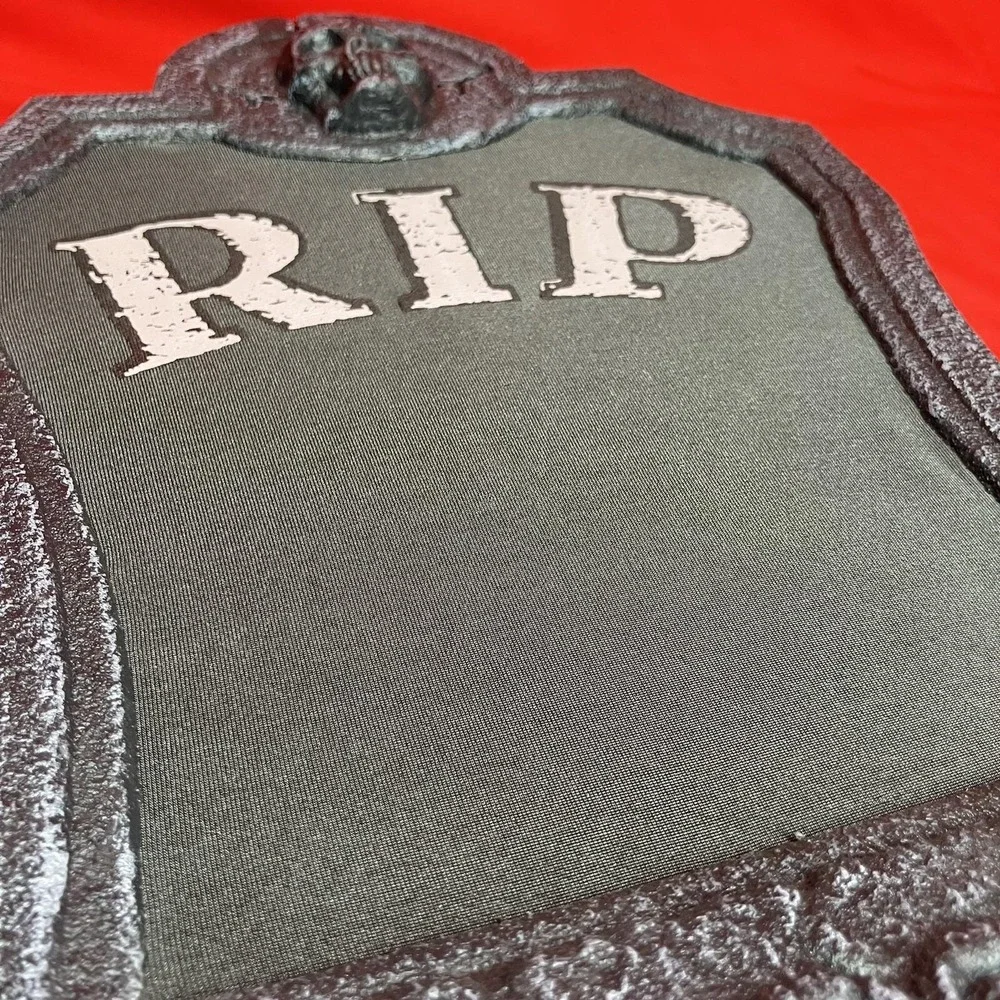 2006 PAC Animatronic Tombstone / RIP / Pop Up Out Skull Lights/ Sound Activated